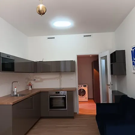 Stylish And Comfortable In Heart Of Smichov *